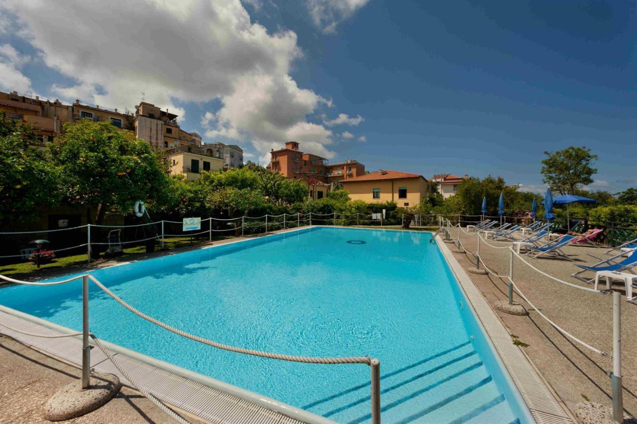 Hotel Girasole Sorrento Exterior photo